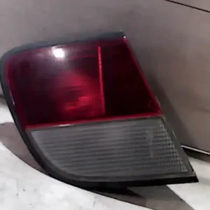 Azonnal elérhető NISSAN ALMERA 96-98 Bal hátsó lámpa 3 ajtós belső bontott alkatrész