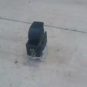 Prémium NISSAN ALMERA 96-98 Jobb első ablakemelő kapcsoló bontott alkatrész