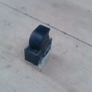 Legkelendőbb NISSAN ALMERA 96-98 Jobb hátsó ablakemelő kapcsoló bontott alkatrész