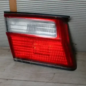 Akciós ár NISSAN ALMERA 98-00 Bal belső hátsó lámpa bontott alkatrész