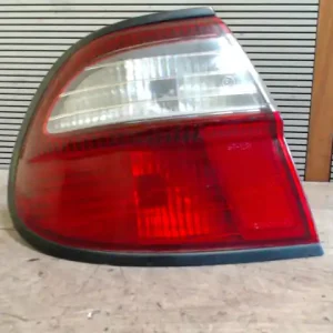 Gyors szállítás NISSAN ALMERA 98-00 Bal hátsó lámpa bontott alkatrész