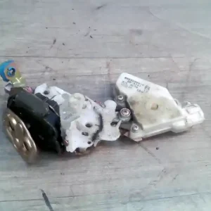 Alacsony ár NISSAN ALMERA 98-00 Jobb első ajtó zárszerkezet mechanikus 5 ajtósbontott alkatrész