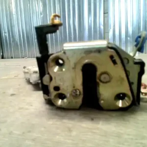 Ajánlat NISSAN ALMERA TINO Bal első ajtó zárszerkezet központi záras bontott alkatrész