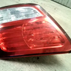 Kedvezményes ár NISSAN MAXIMA A33 1999.04- Bal belső hátsó lámpa bontott alkatrész