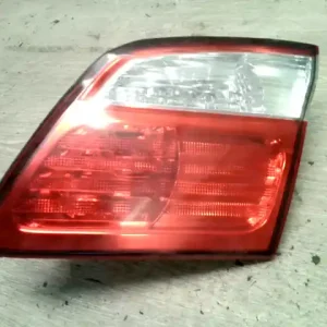 Akció NISSAN MAXIMA A33 1999.04- Jobb belső hátsó lámpa bontott alkatrész