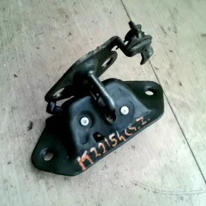 Rendeld meg most NISSAN MICRA K10 82.10-92.12 Csomagtér ajtó zárszerkezet mechanikus bontott alkatrész