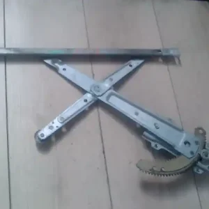 Akciós ár NISSAN MICRA K10 82.10-92.12 Bal első ablakemelő szerkezet mechanikus bontott alkatrész