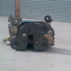 Kedvezményes ár NISSAN MICRA K10 82.10-92.12 Jobb első ajtó zárszerkezet mechanikus bontott alkatrész