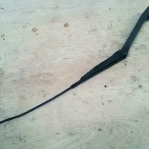 Gyors kiszállítás NISSAN MICRA K11 00.08-02.12 Ablaktörlő kar bal első bontott alkatrész