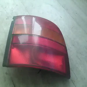 Vedd meg most NISSAN MICRA K11 92.08-00.07 Bal hátsó lámpa bontott alkatrész