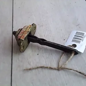 Kihagyhatatlan ajánlat NISSAN MICRA K11 92.08-00.07 Bal első ajtóhatároló bontott alkatrész