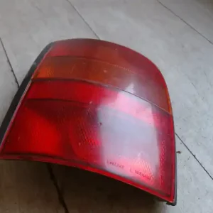 Szuper akció NISSAN MICRA K11 92.08-00.07 Bal hátsó lámpa 5 ajtós bontott alkatrész