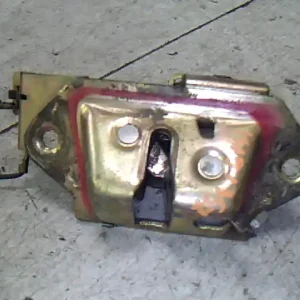 Árcsökkenés NISSAN MICRA K11 92.08-00.07 Csomagtér ajtó zárszerkezetmechanikus bontott alkatrész