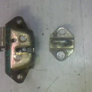 Kiárusítás NISSAN MICRA K11 92.08-00.07 Csomagtérajtó zárszerkezet 5 ajtós 5 ajtós,mechanikus bontott alkatrész