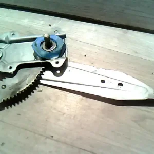 Vásárlói kedvenc NISSAN MICRA K11 92.08-00.07 Jobb hátsó ablakemelő szerkezet mechanikus bontott alkatrész