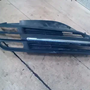 Olcsó NISSAN MICRA K12 2002-2010 Első lökhárító jobb díszrács bontott alkatrész