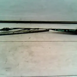 Akció NISSAN PICKUP 1985.09-1998.02 Ablaktörlő kar jobb első bontott alkatrész