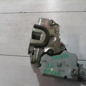 Alacsony ár NISSAN PRIMERA 98-01 Bal első ajtó zárszerkezet központi záras központizárasbontott alkatrész