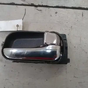 Akciós ár NISSAN PRIMERA 98-01 Jobb első belső kilincs bontott alkatrész