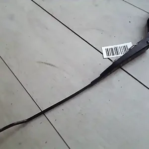 Ajánlat NISSAN PRIMERA P10 90.10-96.10 Ablaktörlő kar bal első bontott alkatrész