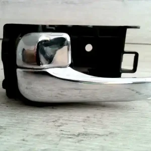 Végkiárusítás NISSAN PRIMERA P11 96.10-99.09 Bal első belső kilincs bontott alkatrész