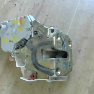 Expressz szállítás NISSAN PRIMERA P11 96.10-99.09 Bal hátsó ajtó zárszerkezet központi záras bontott alkatrész