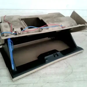 Vásárlói kedvenc NISSAN PRIMERA P11 96.10-99.09 Kesztyűtartó bontott alkatrész