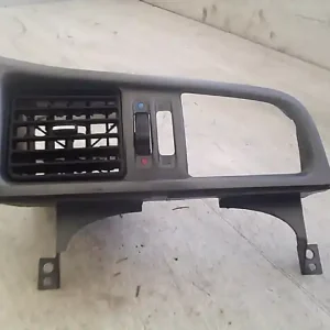 Újdonság NISSAN PRIMERA P11 96.10-99.09 Középső szellőző bontott alkatrész