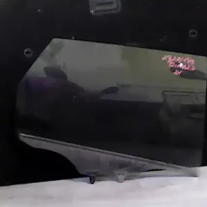 Azonnal elérhető NISSAN PRIMERA P12 2001-2007 Jobb hátsó ajtóüveg kombi bontott alkatrész