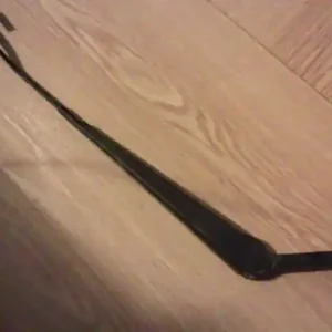 Vedd meg most NISSAN VANETTE CARGO Ablaktörlő kar bal első bontott alkatrész