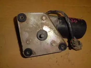 Szuper akció NISSAN VANETTE CARGO Ablaktörlő motor első bontott alkatrész