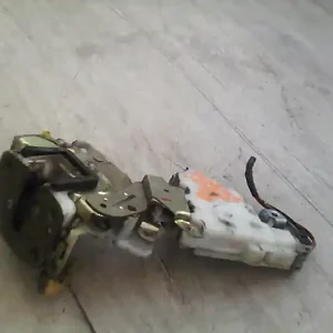 NISSAN VANETTE CARGO Bal első ajtó zárszerkezet központi záras bontott alkatrész Újdonság