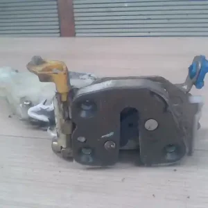 NISSAN VANETTE CARGO Bal első ajtó zárszerkezet központi záras bontott alkatrész Gyors kiszállítás