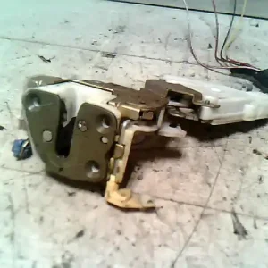 Kedvezmény NISSAN VANETTE CARGO Bal első ajtó zárszerkezet központi záras bontott alkatrész