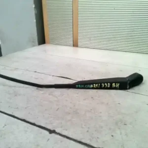 NISSAN VANETTE CARGO Bal hátsó ablaktörlő kar bontott alkatrész Végkiárusítás