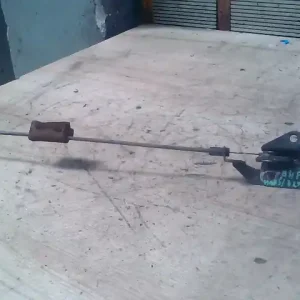 Alacsony ár NISSAN VANETTE CARGO Bal felső csomagtérajtó zár bontott alkatrész