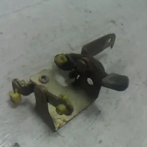 Expressz kézbesítés NISSAN VANETTE CARGO Bal hátsó ajtó zárszerkezet mechanikus bontott alkatrész