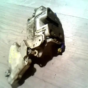 NISSAN VANETTE CARGO Jobb első ajtó zárszerkezet központizáras központizárasbontott alkatrész Kedvezményes ár