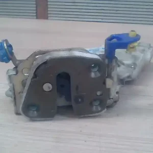 NISSAN VANETTE CARGO Jobb első ajtó zárszerkezet központizáras bontott alkatrész Exkluzív ajánlat