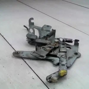 NISSAN VANETTE CARGO Jobb hátsó ajtó zárszerkezet mechanikus bontott alkatrész Akció