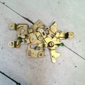 NISSAN VANETTE CARGO Jobb tolóajtó zárszerkezet zárfordító mechanika bontott alkatrész Ne maradj le