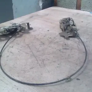 NISSAN VANETTE CARGO Jobb tolóajtó zárszerkezet +jobb tolóajtó zárfordító bontott alkatrész Bestseller