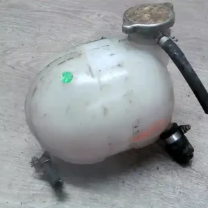 Outlet NISSAN VANETTE CARGO Kiegyenlítő tartály 2.3d bontott alkatrész