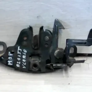 Árengedmény NISSAN VANETTE CARGO Motorháztető zár bontott alkatrész