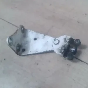 NISSAN VANETTE CARGO Tolóajtó oldalajtó görgő jobb alsó bontott alkatrész Árcsökkenés