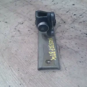 NISSAN VANETTE CARGO Tolóajtó oldalajtó görgő bal oldali középső bontott alkatrész Árengedmény