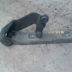 Azonnal elérhető NISSAN VANETTE CARGO Tolóajtó oldalajtó görgő jobb oldali középső bontott alkatrész