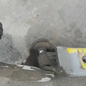 NISSAN VANETTE CARGO Tolóajtó oldalajtó görgő bal bontott alkatrész Gyors kiszállítás