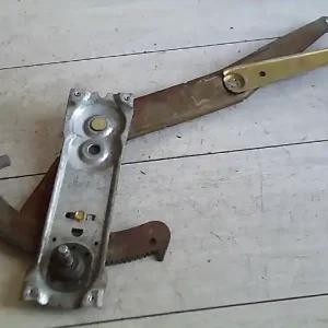 Árengedmény OPEL ASTRA F 91-94 Jobb hátsó ablakemelő szerkezet mechanikus 5 ajtósbontott alkatrész