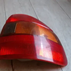 Ajánlat OPEL ASTRA F 94-02 Jobb hátsó lámpa 4 ajtós bontott alkatrész
